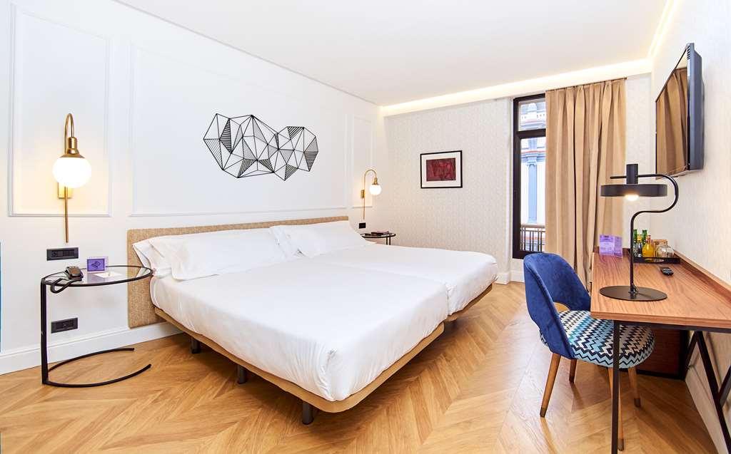 Occidental Leon Alfonso V Hotel Стая снимка