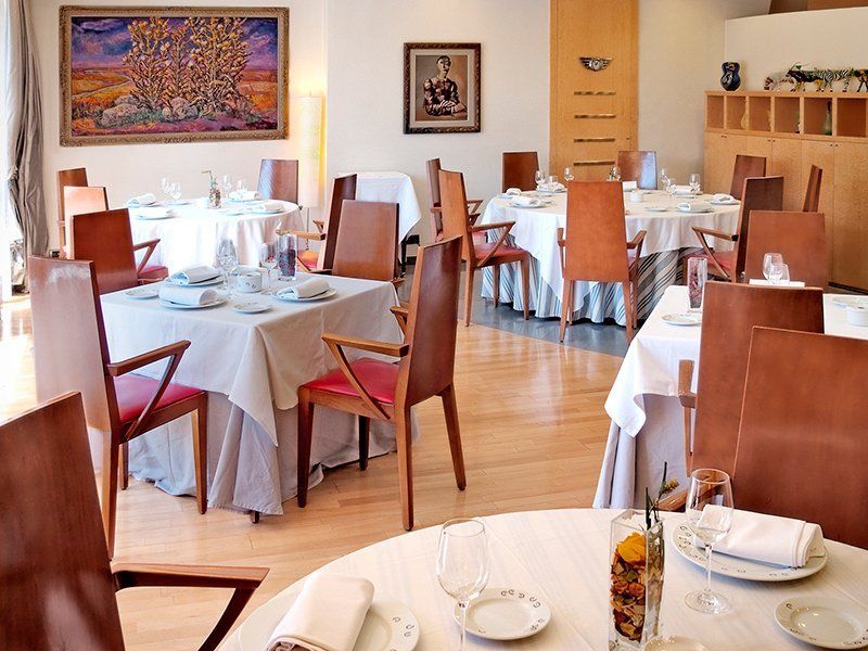 Occidental Leon Alfonso V Hotel Екстериор снимка