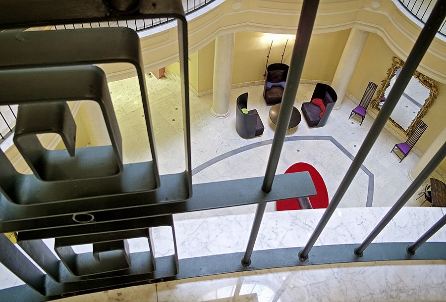 Occidental Leon Alfonso V Hotel Екстериор снимка
