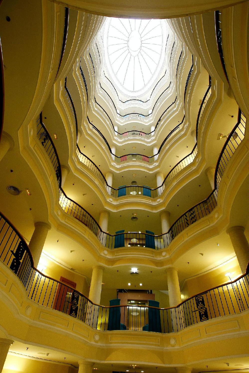 Occidental Leon Alfonso V Hotel Екстериор снимка